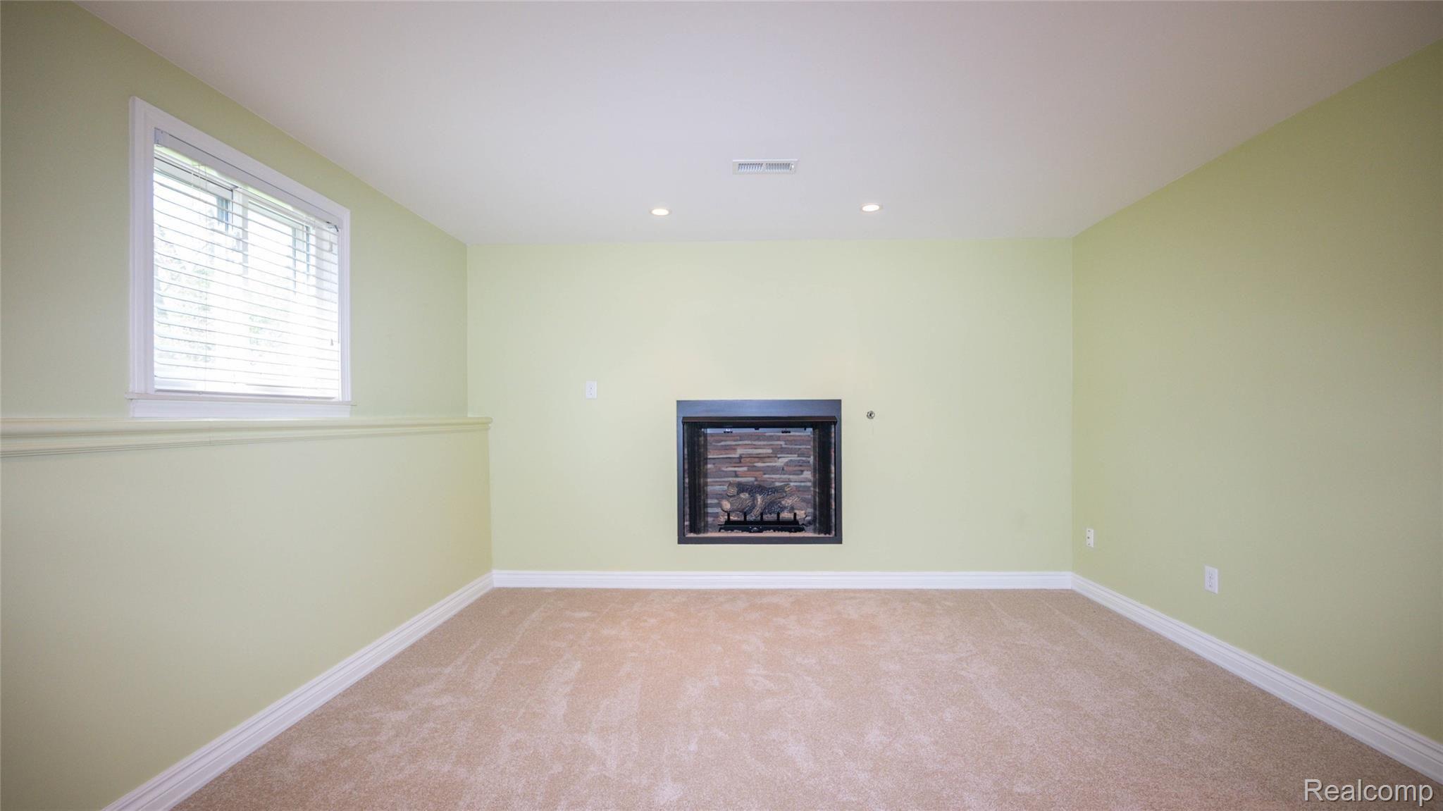 3317 McClure Road Troy, MI 48084 - Photo 30 of 50 043_19 - Copy.jpg