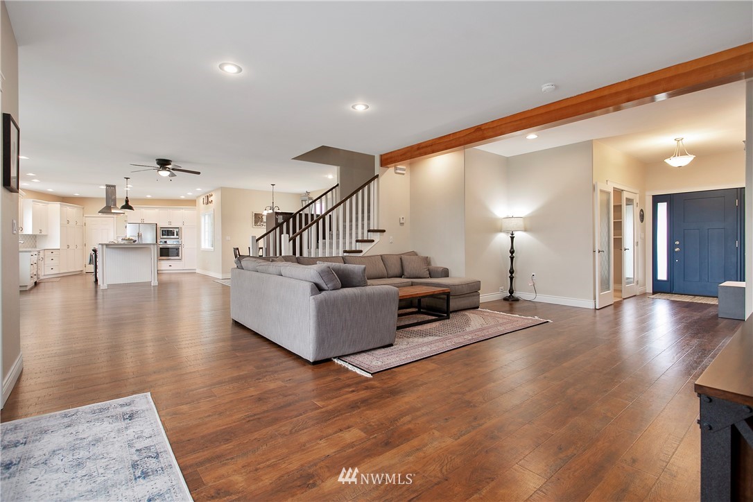 6580 Olson Road Ferndale, WA 98248 - Photo 8 of 38 a living room with furniture and wooden floors