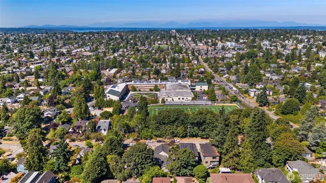 $1,129,000 | 8226 Meridian Avenue North, Seattle, WA 98103