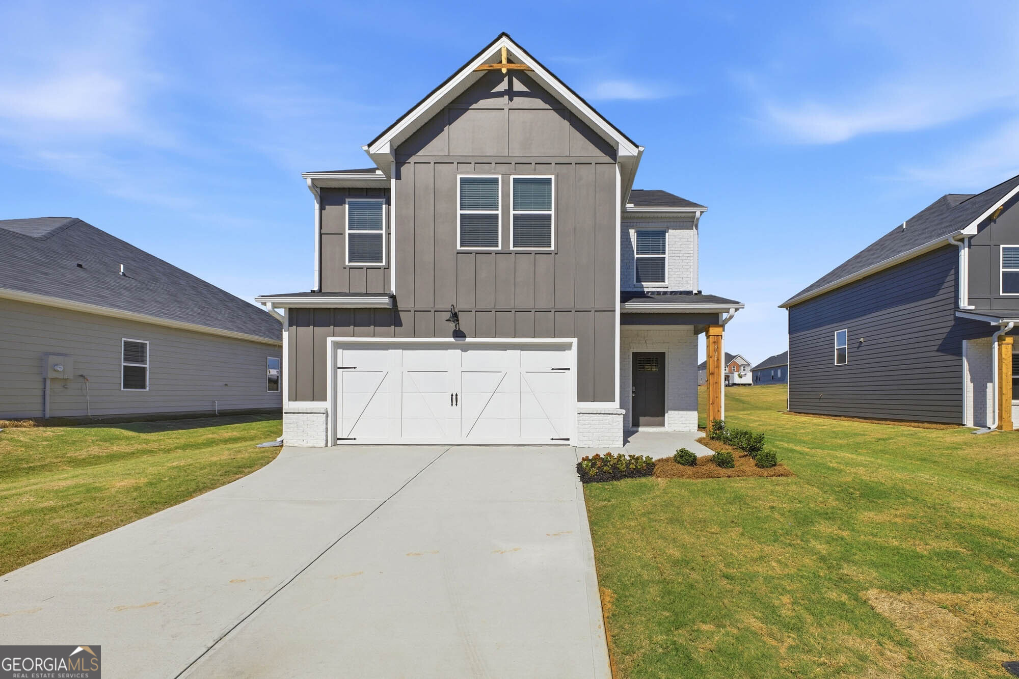 a front view of house with yard