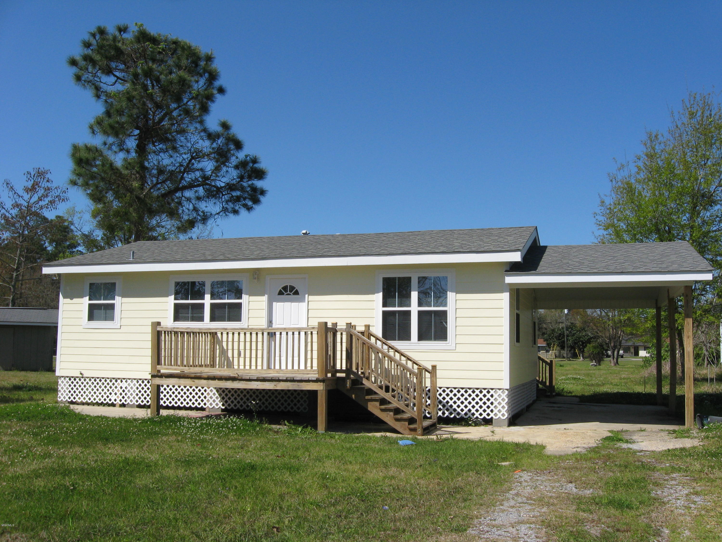 711 Blue Meadow Road Bay St. Louis, MS 39520 - Photo 1 of 10 IMG_7397