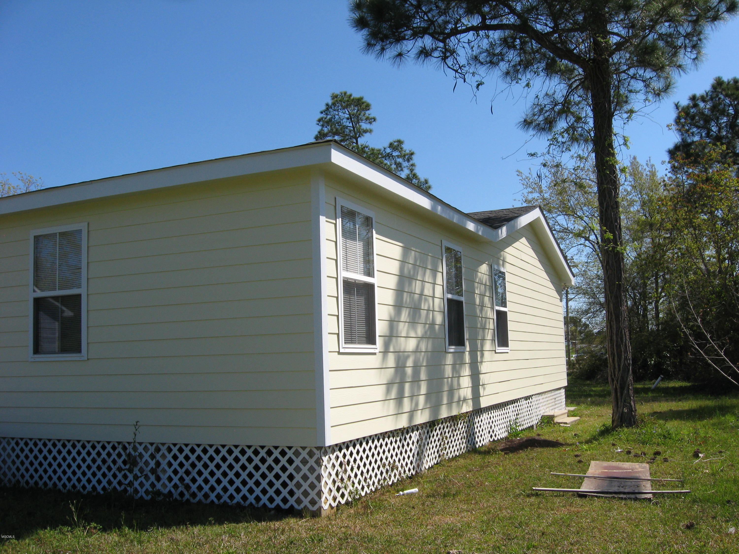 711 Blue Meadow Road Bay St. Louis, MS 39520 - Photo 2 of 10 IMG_7400