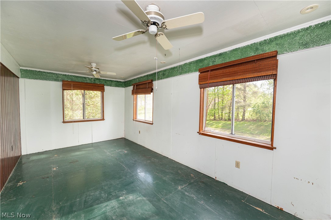 12310 Huntoon Road Painesville, OH 44077 - Photo 26 of 48 Fantastic 3-season room with plenty of windows and lighting