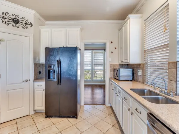 $3,000 | 6009 Glen Abbey Court, Garland, TX 75044