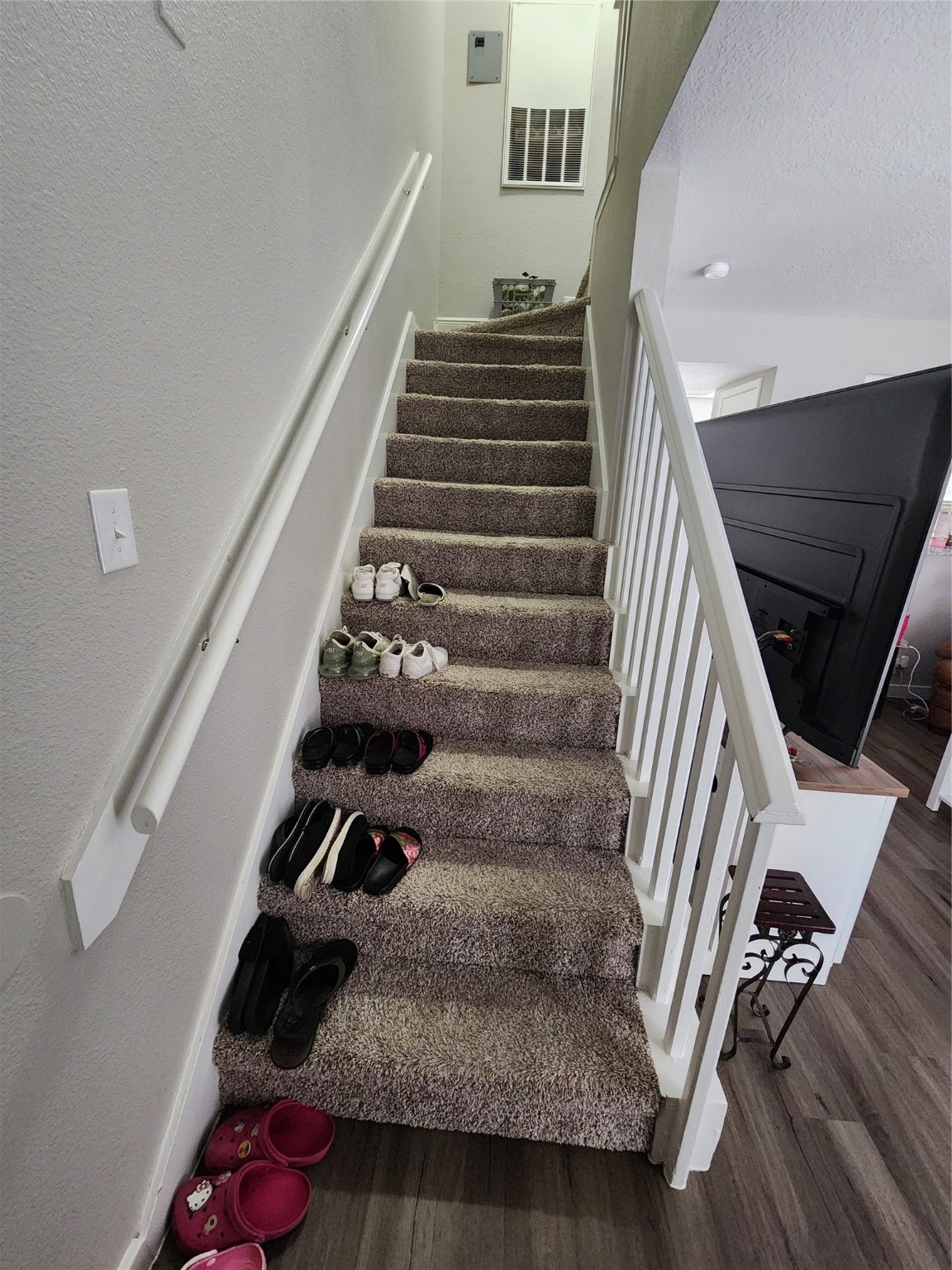 517 5th Street, Unit 4 Humble, TX 77338 - Photo 23 of 36 a view of entryway and hall