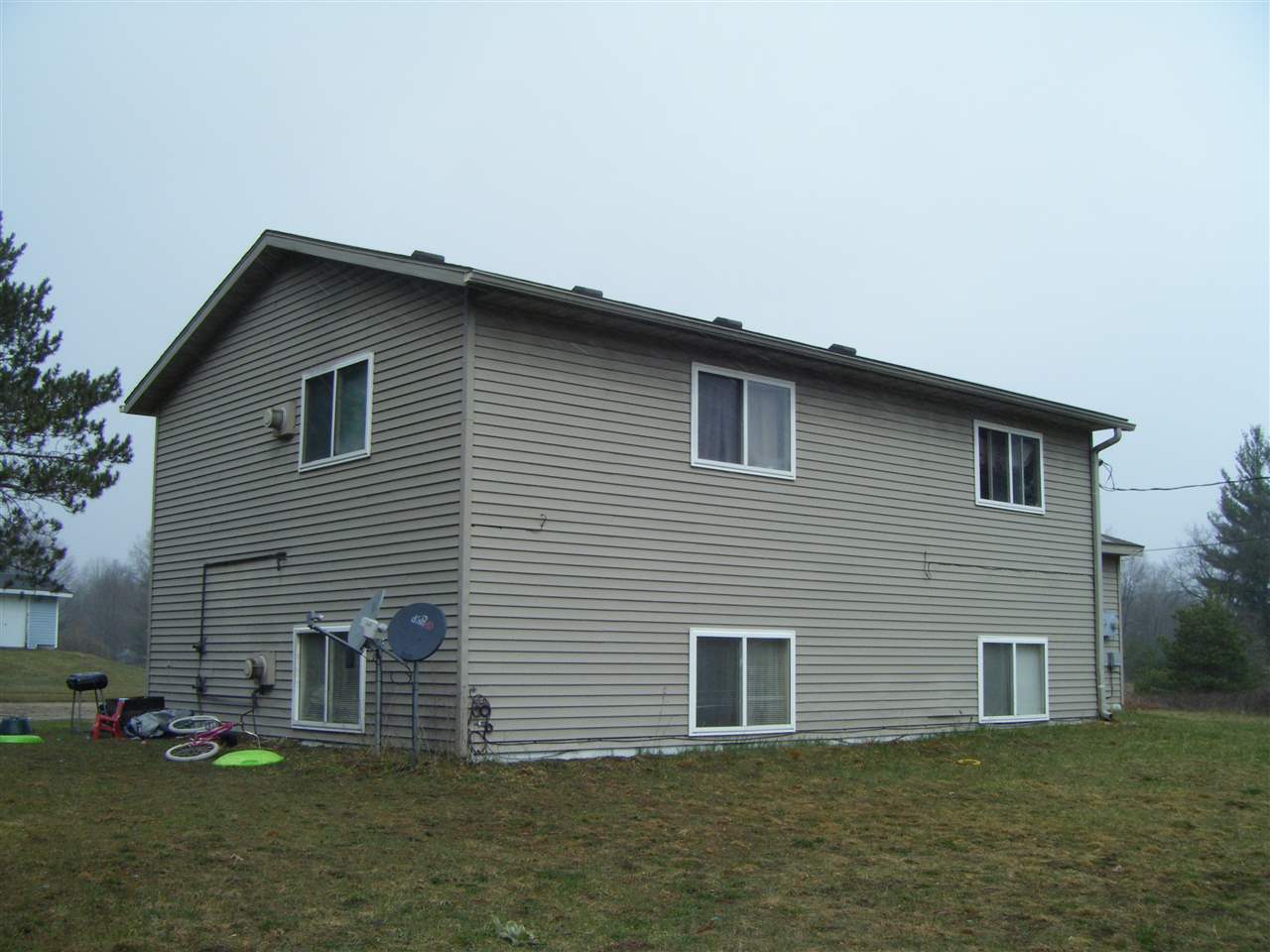 7723-7735 30 3/4 Road Cadillac, MI 49601 - Photo 3 of 8 1879771-2.JPG