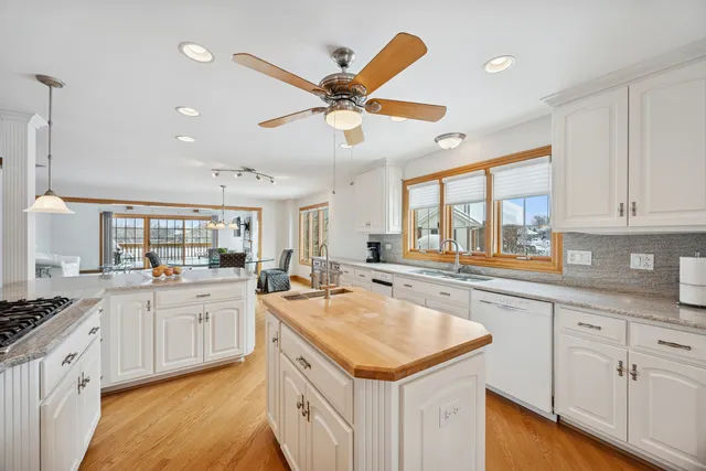 $689,500 | 13773 Steeples Road, Lemont, IL 60439