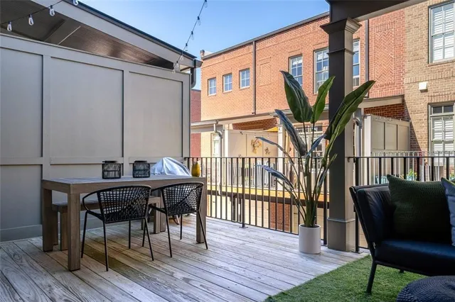 a view of a livingroom with furniture