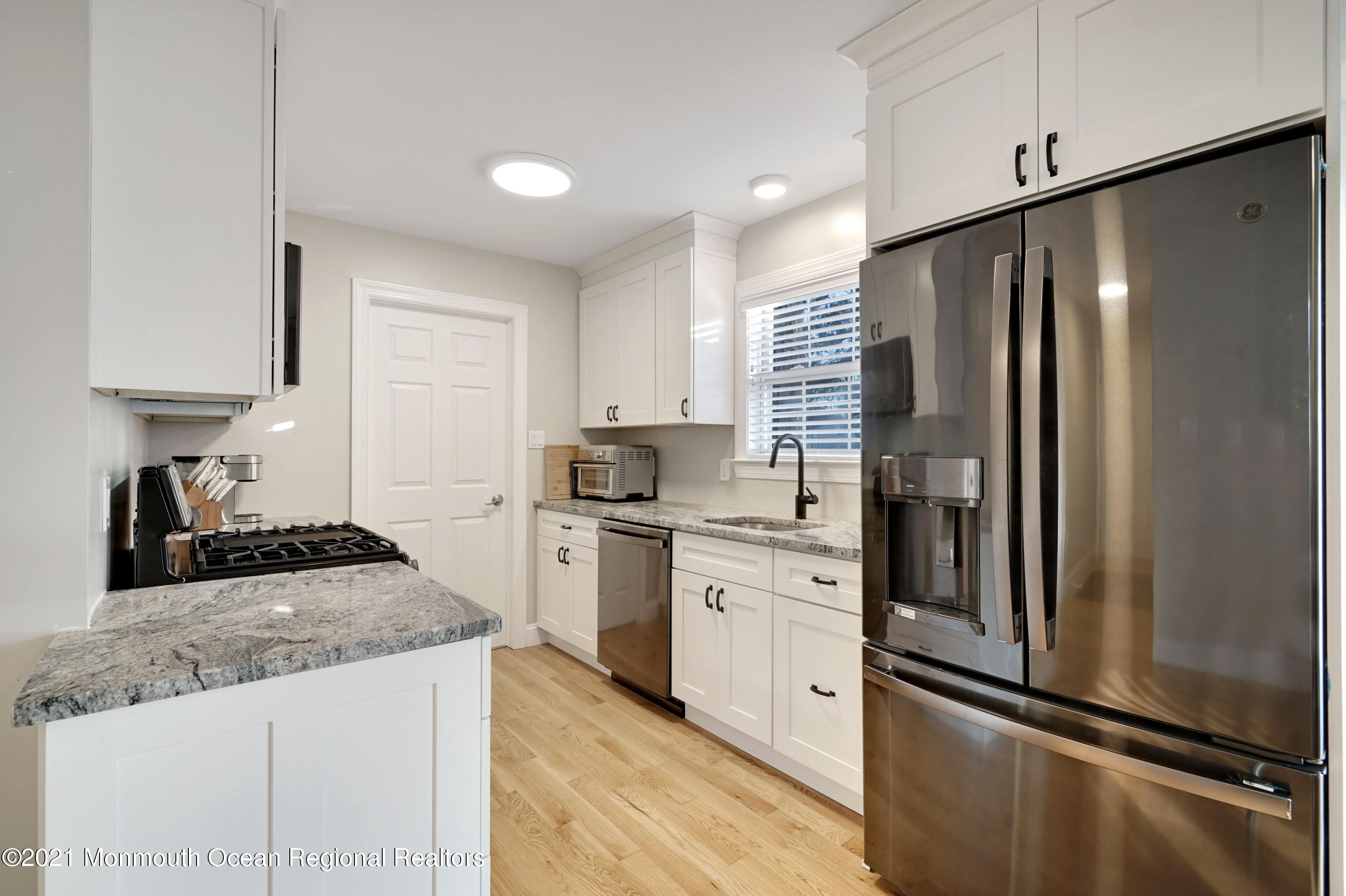 153 Dolphin Road Manahawkin, NJ 08050 - Photo 8 of 32 008_dsc08778-dsc08782
