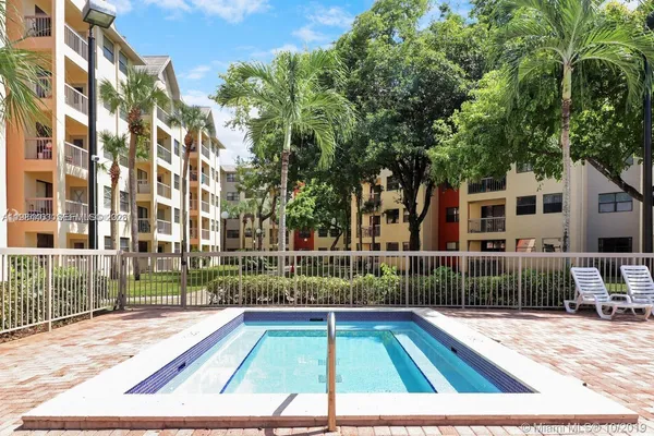 $1,900 | 8245 Lake Drive, Unit 406, Doral, FL 33166