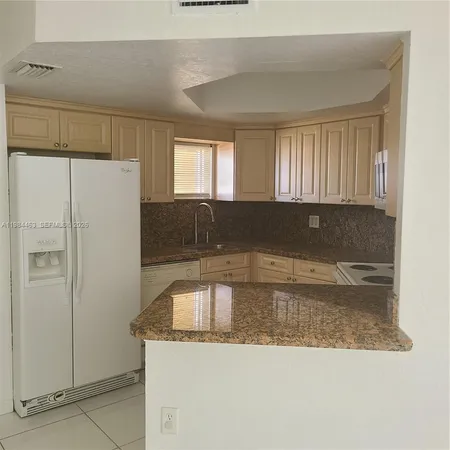 $1,900 | 8245 Lake Drive, Unit 406, Doral, FL 33166