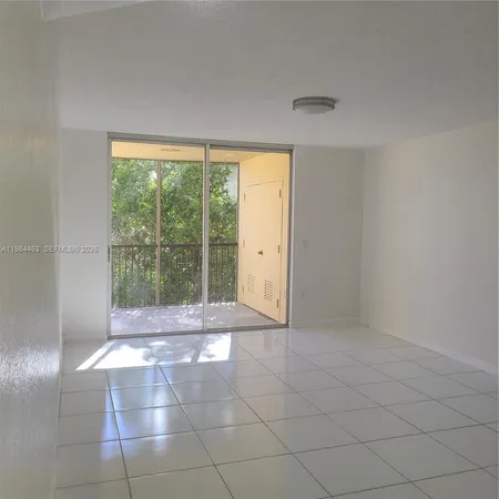 $1,900 | 8245 Lake Drive, Unit 406, Doral, FL 33166