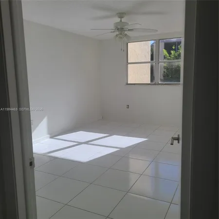 $1,900 | 8245 Lake Drive, Unit 406, Doral, FL 33166