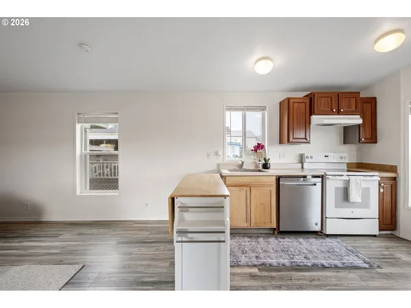 $49,900 | 2150 Laura Street, Unit 65, Springfield, OR 97477