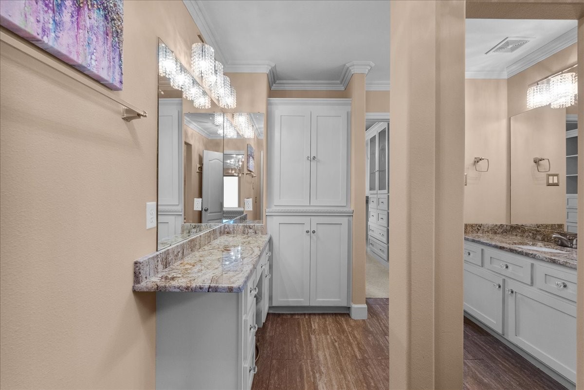 1358 Porta Rosa Lane League City, TX 77573 - Photo 26 of 48 Full bath to bedroom 2