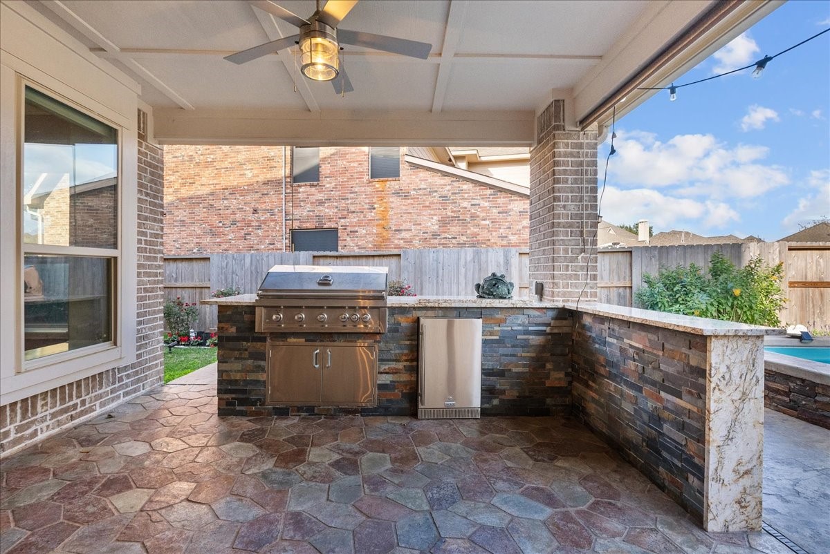 1358 Porta Rosa Lane League City, TX 77573 - Photo 37 of 48 Outdoor kitchen