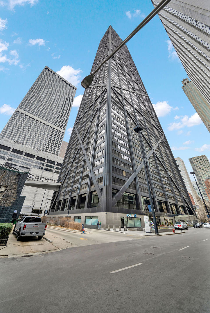 175 East Delaware Place, Unit 6018 Chicago, IL 60611 - Photo 1 of 38