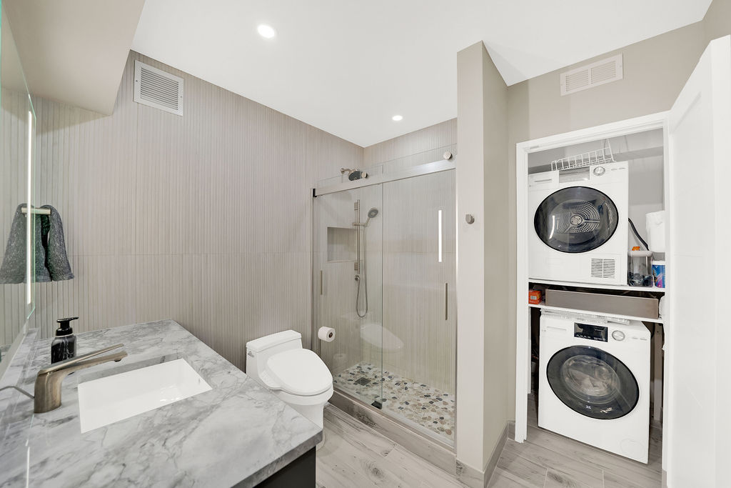 175 East Delaware Place, Unit 6018 Chicago, IL 60611 - Photo 14 of 38
