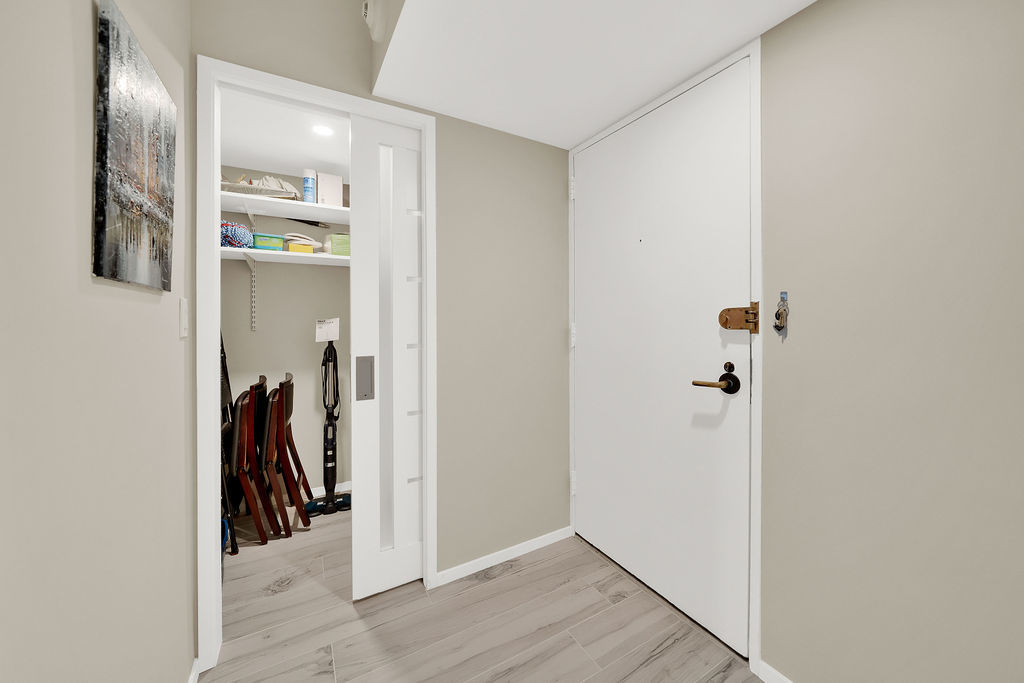175 East Delaware Place, Unit 6018 Chicago, IL 60611 - Photo 15 of 38