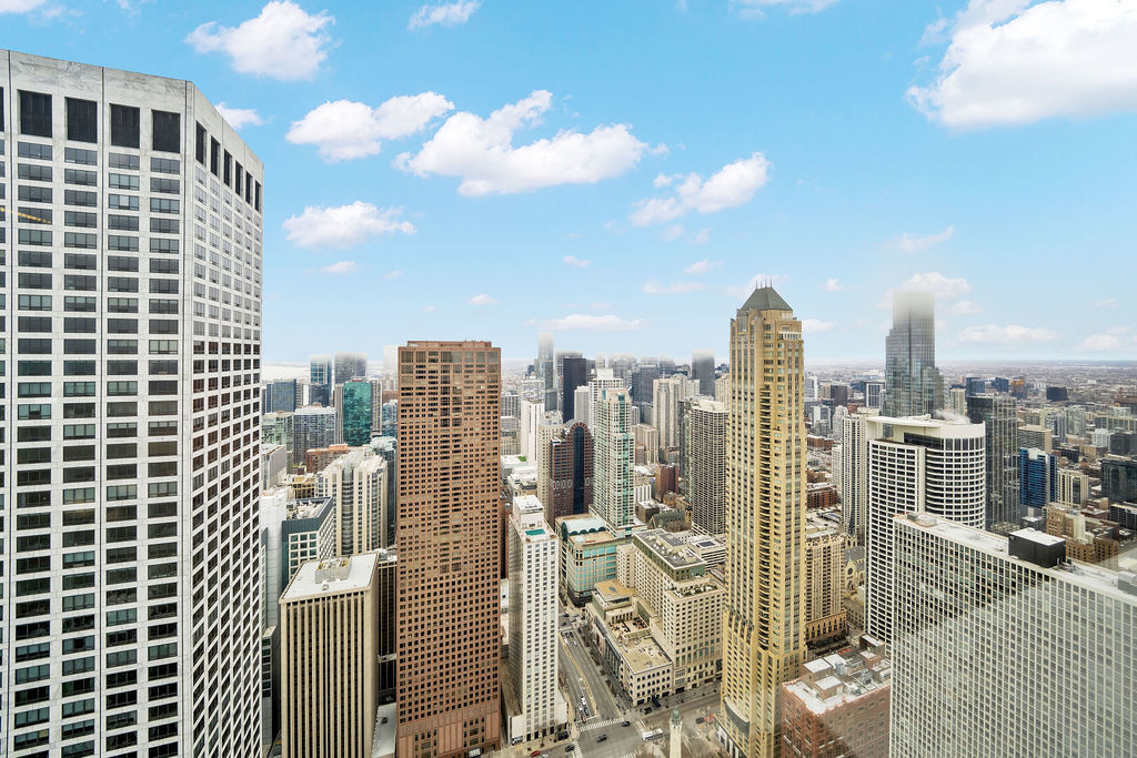 175 East Delaware Place, Unit 6018 Chicago, IL 60611 - Photo 17 of 38