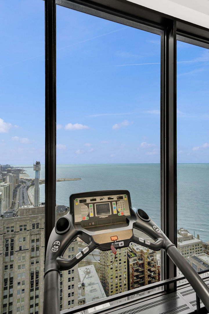 175 East Delaware Place, Unit 6018 Chicago, IL 60611 - Photo 24 of 38