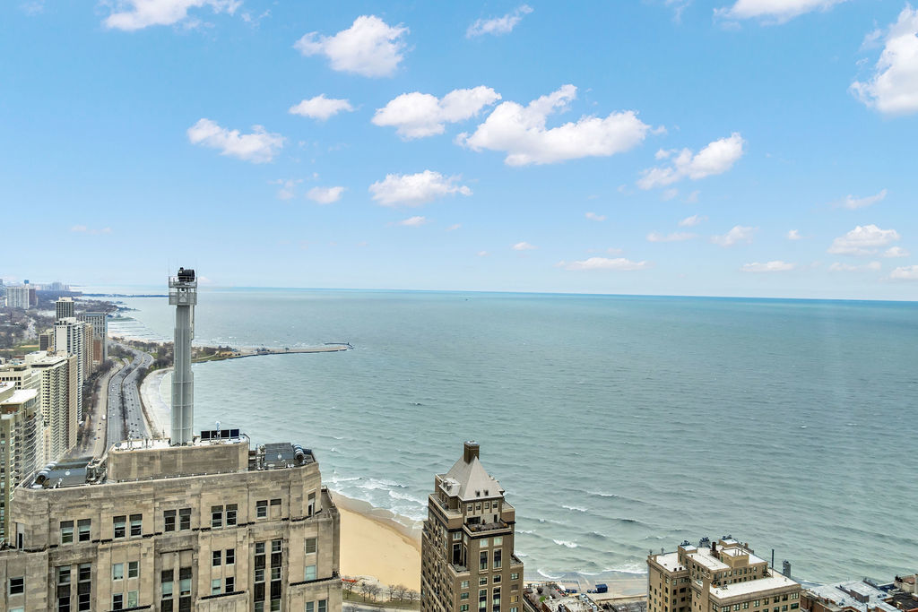 175 East Delaware Place, Unit 6018 Chicago, IL 60611 - Photo 28 of 38