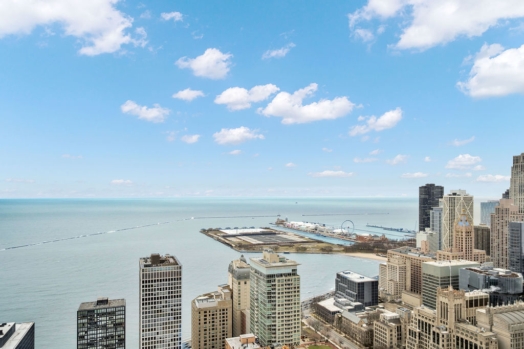 175 East Delaware Place, Unit 6018 Chicago, IL 60611 - Photo 30 of 38