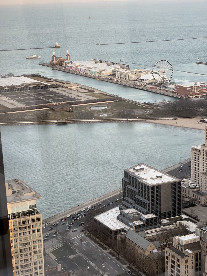 175 East Delaware Place, Unit 6018 Chicago, IL 60611 - Photo 38 of 38