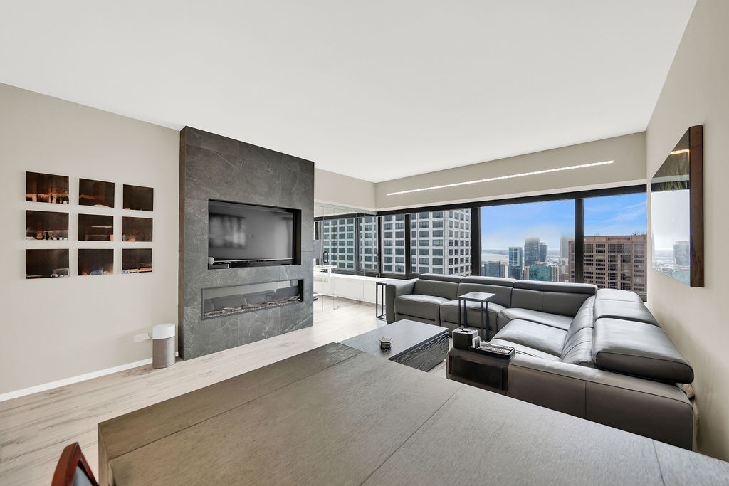 175 East Delaware Place, Unit 6018 Chicago, IL 60611 - Photo 7 of 38