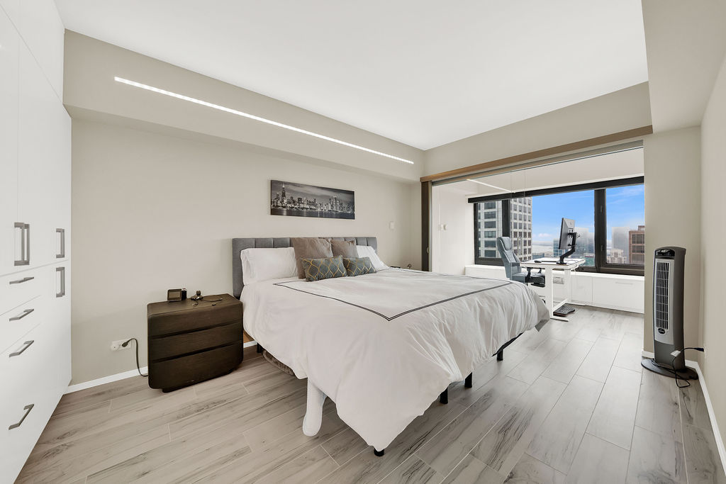 175 East Delaware Place, Unit 6018 Chicago, IL 60611 - Photo 10 of 38