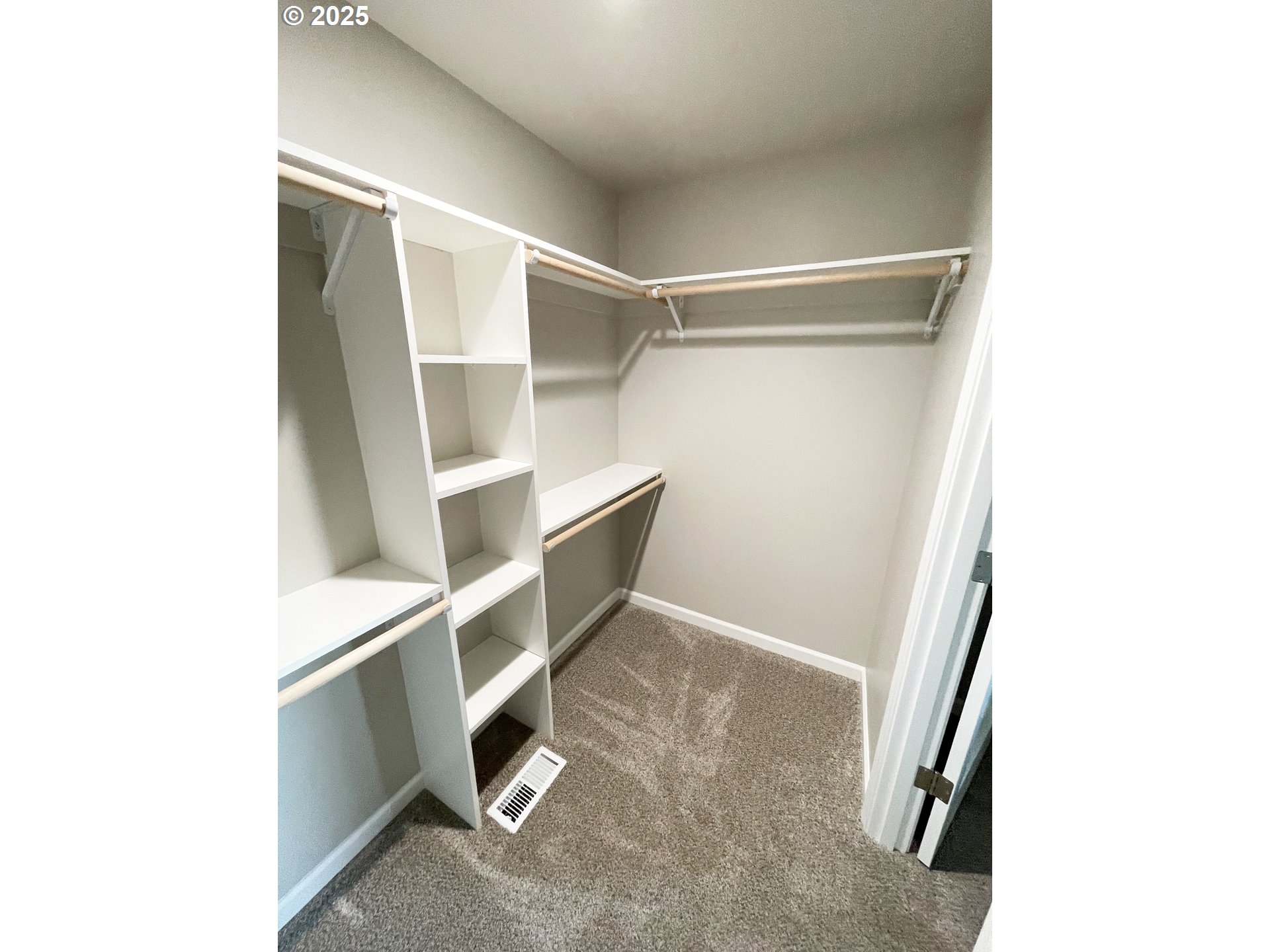 300 North Chase Street Heppner, OR 97836 - Photo 9 of 12 a view of an empty room