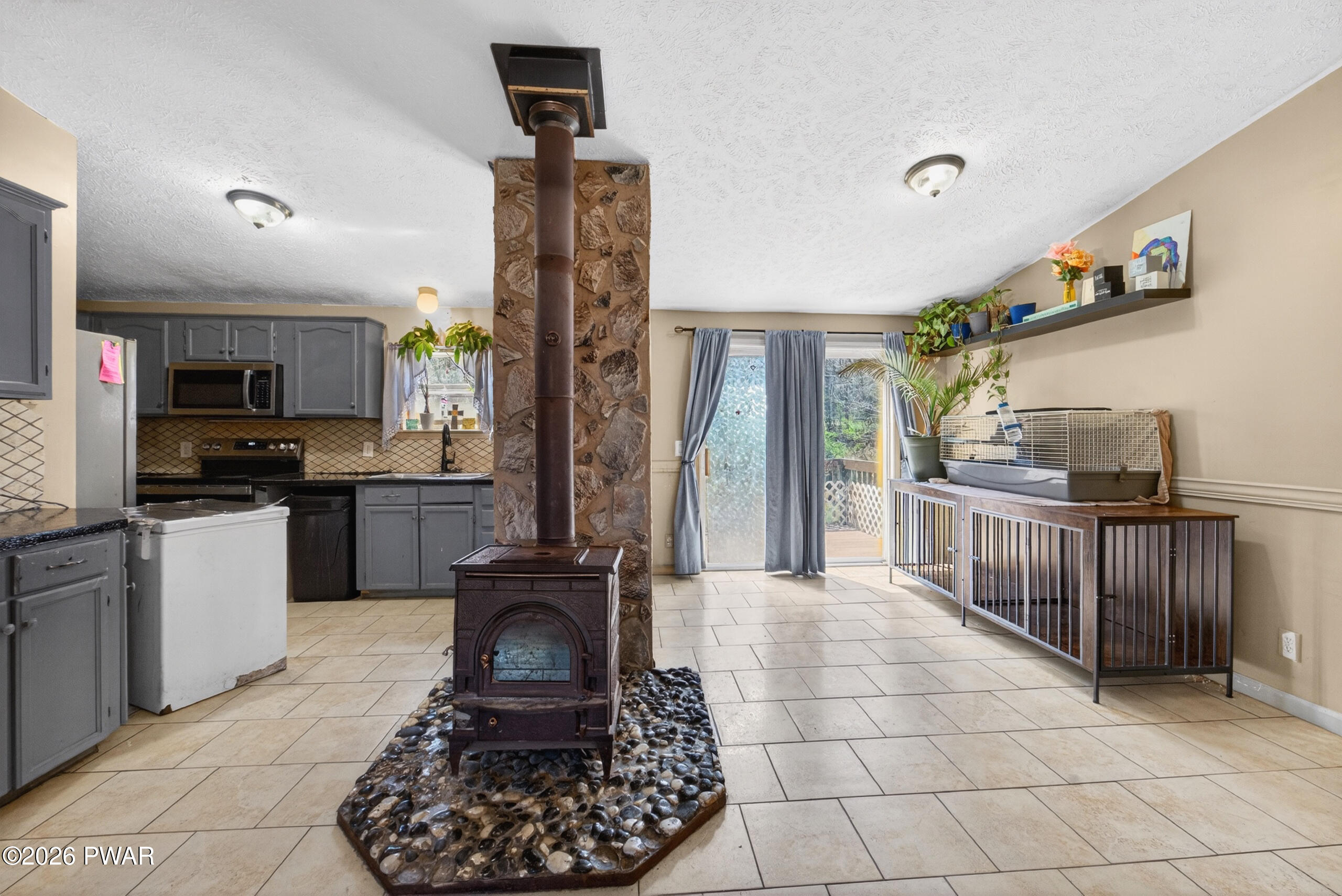 4141 Hickory Road Tobyhanna, PA 18466 - Photo 11 of 43 DSC08881
