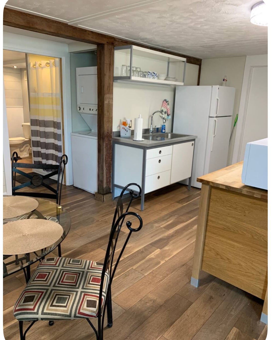 911 11th Street, Unit 2 Galveston, TX 77550 - Photo 13 of 20 a workspace with furniture