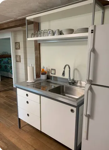 a close view of sink and tap