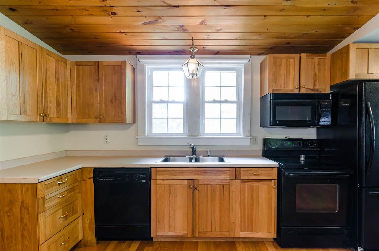1632 Hooksett Road Hooksett, NH 03106 - Photo 10 of 28 Gallery Image 10