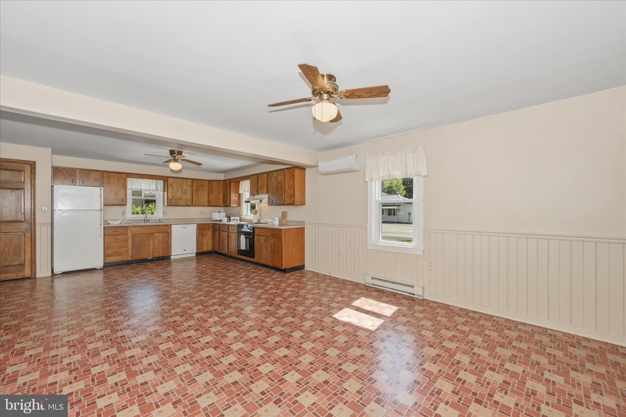 11205 Hessong Bridge Road Thurmont, MD 21788 - Photo 11 of 69 a view of a storage & utility room