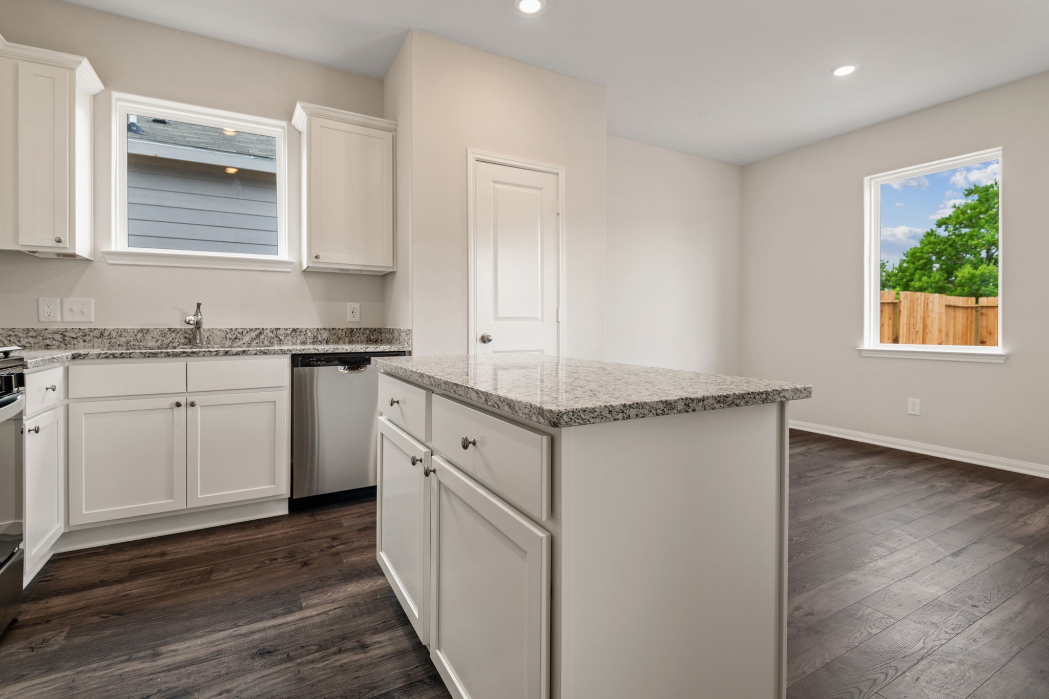 363 Kingston Way Waller, TX 77484 - Photo 10 of 25