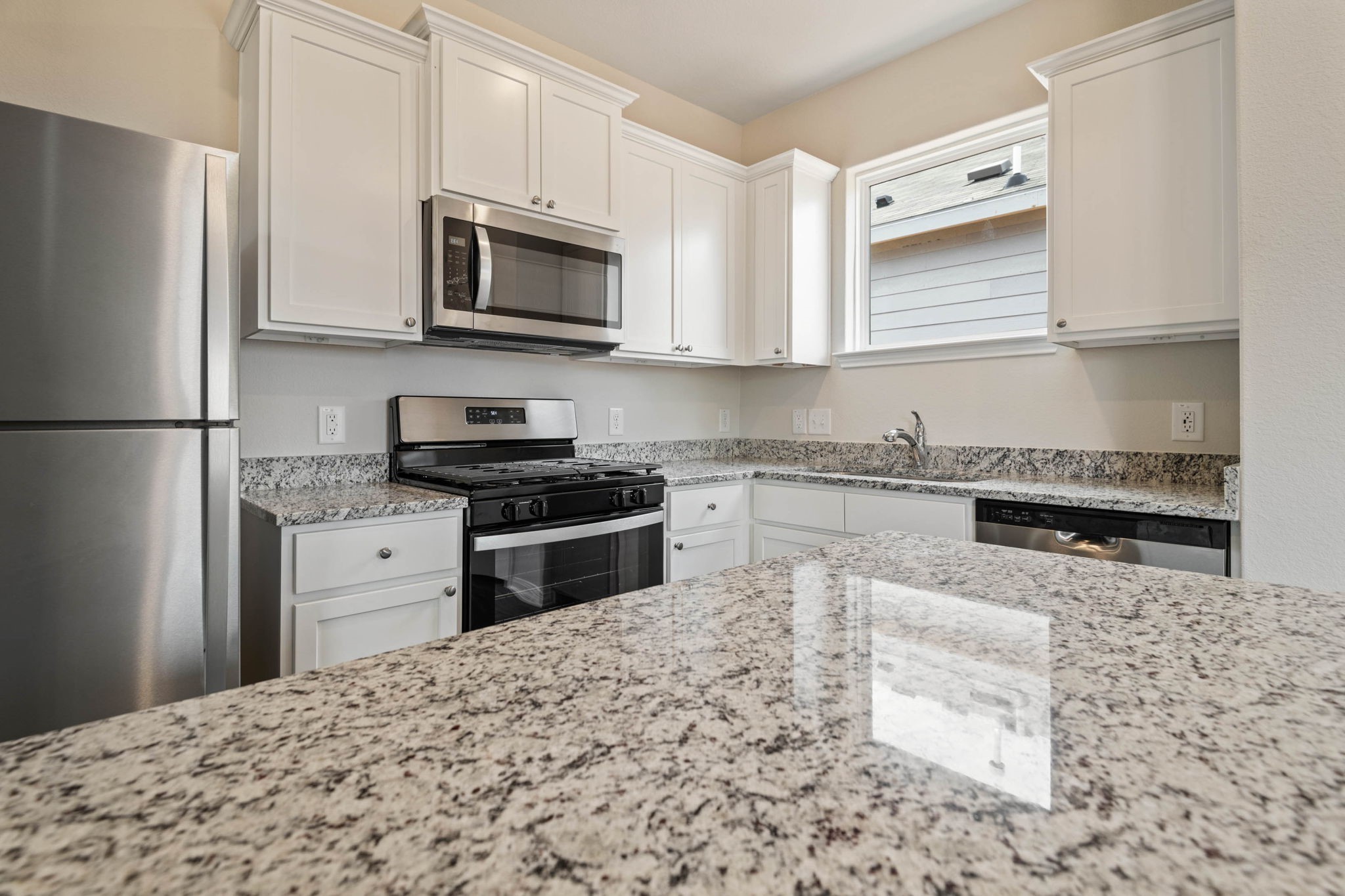 363 Kingston Way Waller, TX 77484 - Photo 14 of 25