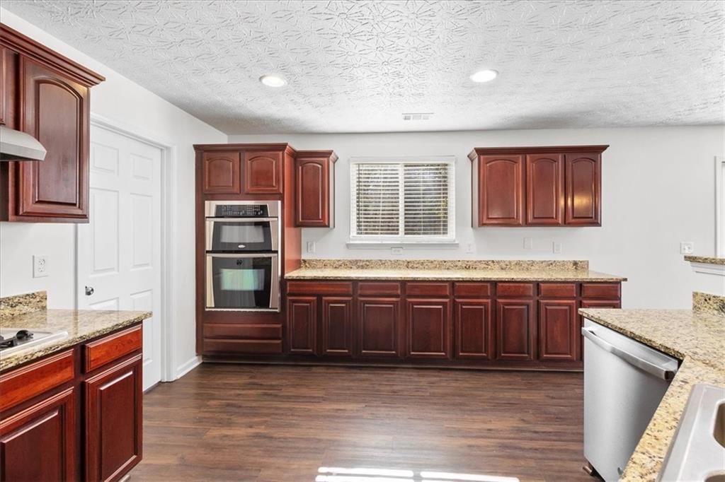 889 Bramble Way Grayson, GA 30017 - Photo 13 of 37