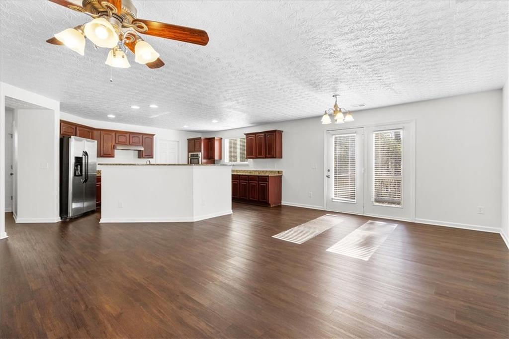 889 Bramble Way Grayson, GA 30017 - Photo 9 of 37