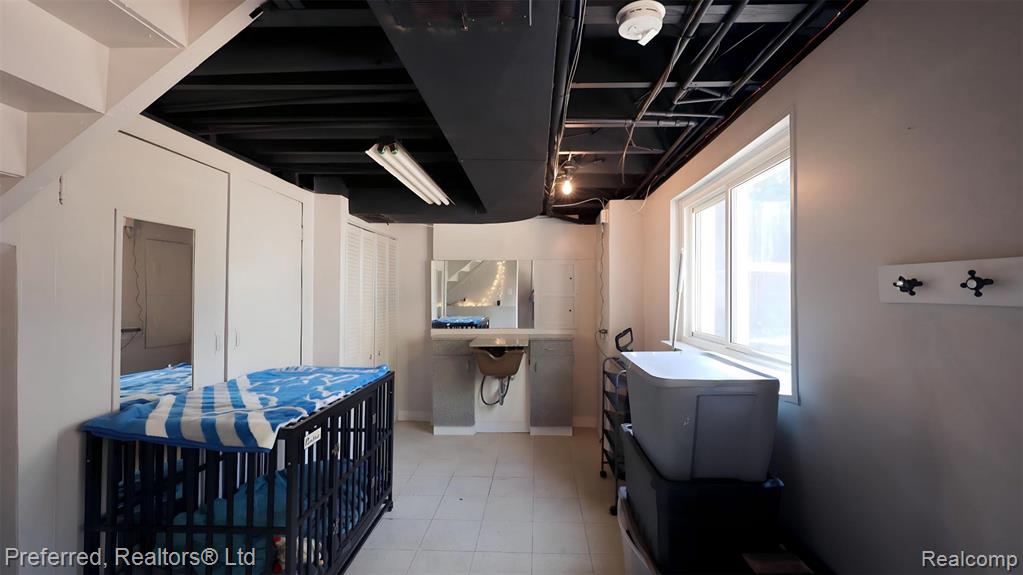 8483 Harding Center Line, MI 48015 - Photo 20 of 25