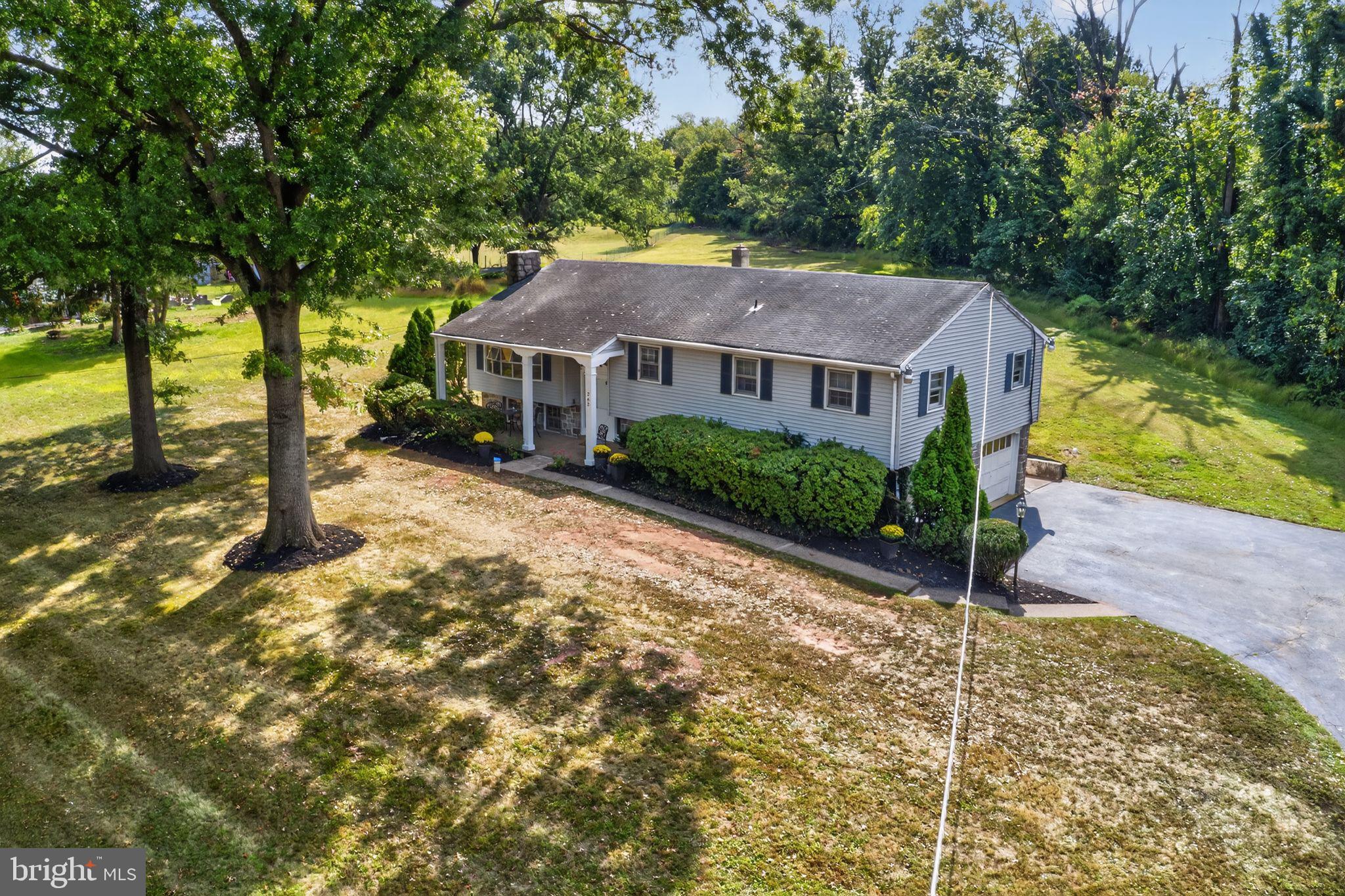 262 Kolb Road Spring City, PA 19475 - Photo 3 of 39