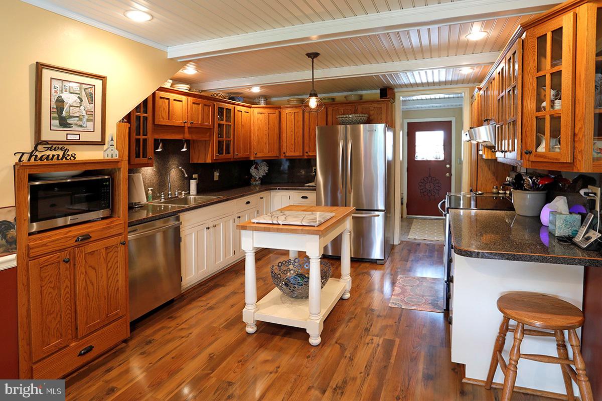 1758 Manchester Road Westminster, MD 21157 - Photo 3 of 19 A custom kitchen with lots of custom features!