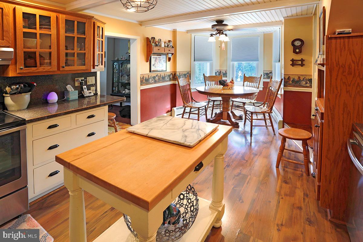 1758 Manchester Road Westminster, MD 21157 - Photo 4 of 19 Gleaming hardwood floors and natural sunlight!