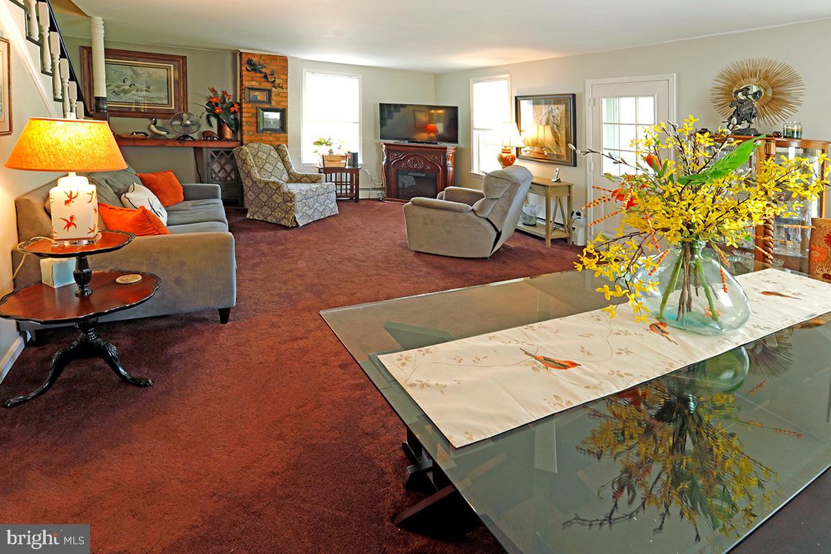 1758 Manchester Road Westminster, MD 21157 - Photo 5 of 19 Dining Room area off of kitchen Nook!
