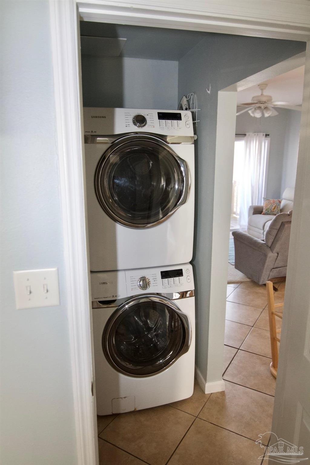 1150 Fort Pickens Road, Unit D7 Pensacola Beach, FL 32561 - Photo 11 of 19 a utility room with dryer and washer