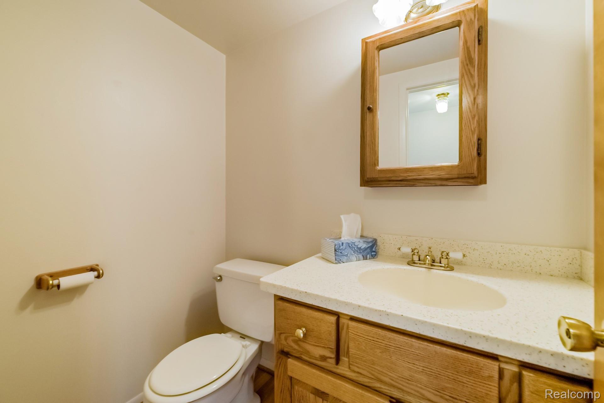 492 Baldwin Avenue Rochester, MI 48307 - Photo 9 of 21 018-photo--8601829.jpg
