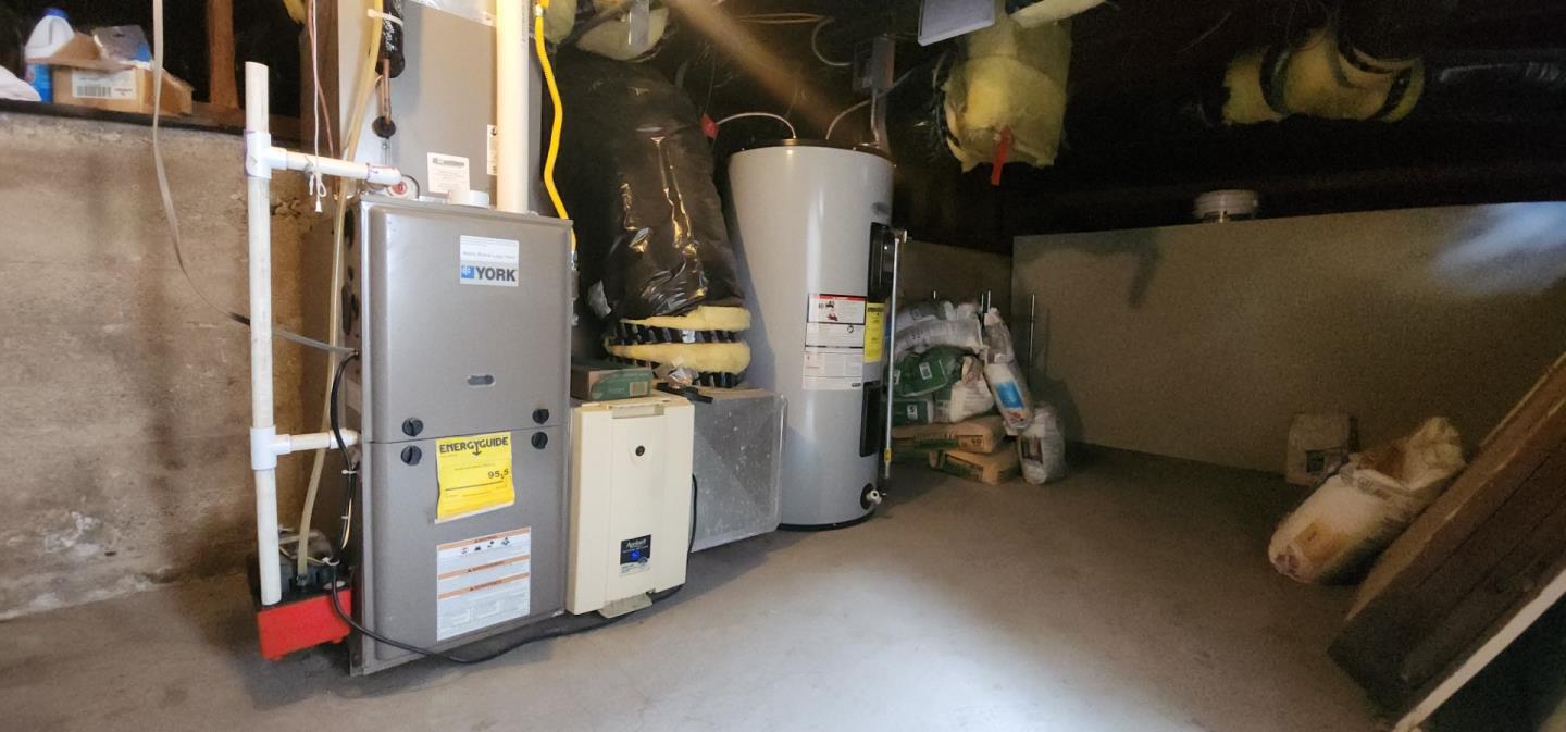 690 Madison Street Santa Clara, CA 95050 - Photo 26 of 27 a view of gym equipment and refrigerator