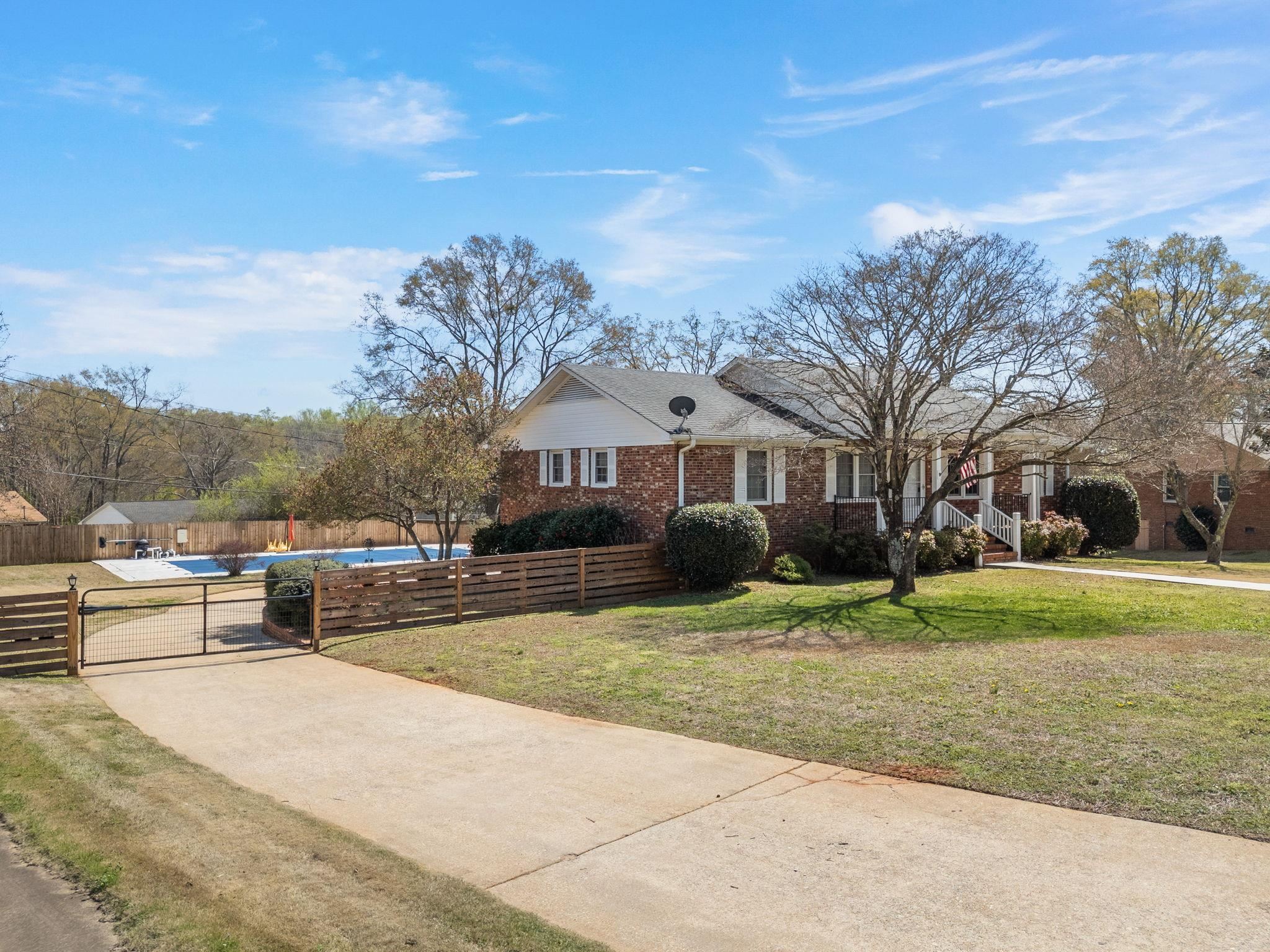 404 Shamrock Drive Boiling Springs, SC 29316 - Photo 3 of 50