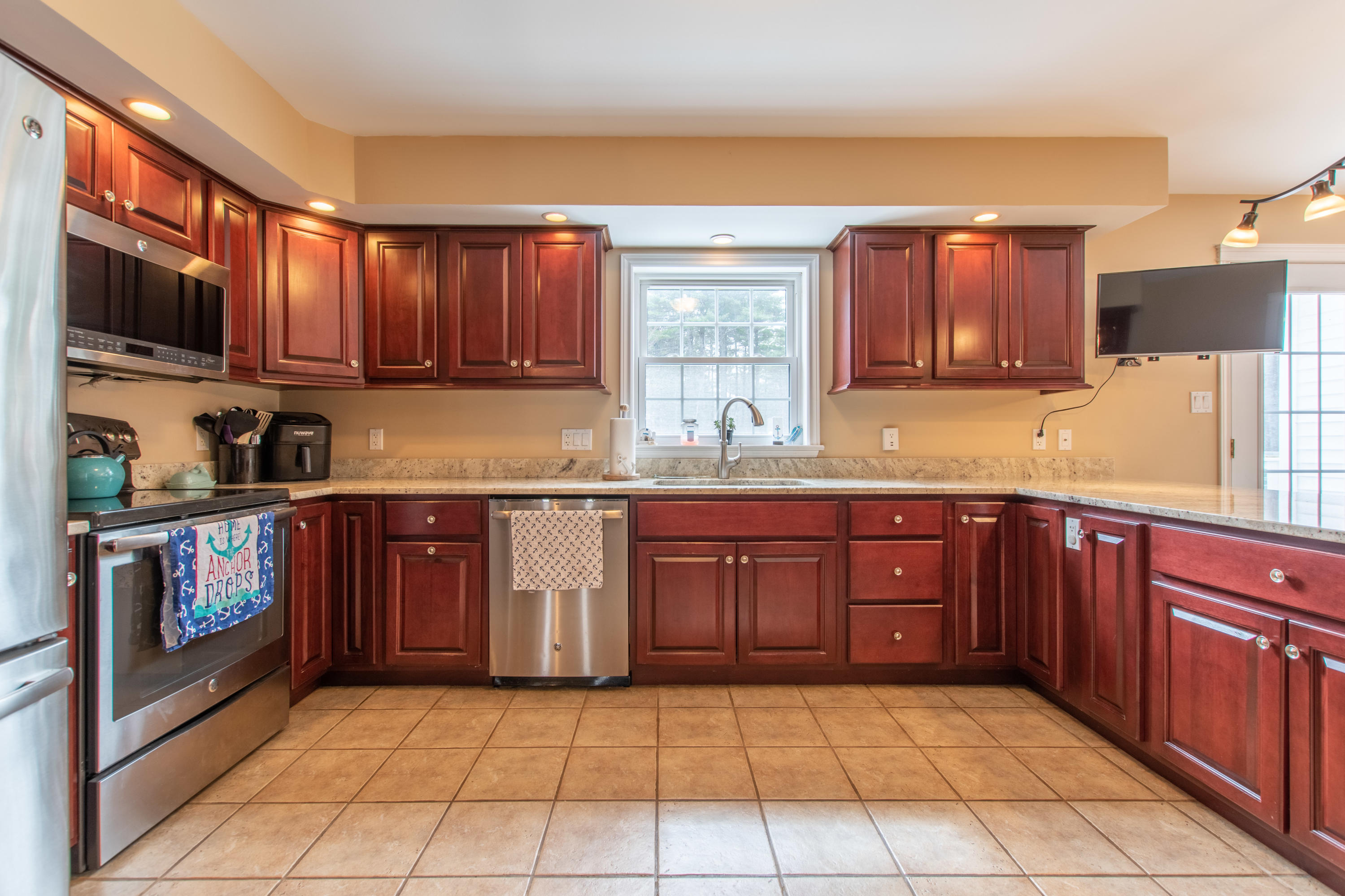 335 Burleigh Road Bangor, ME 04401 - Photo 6 of 30 DSC_0565-HDR